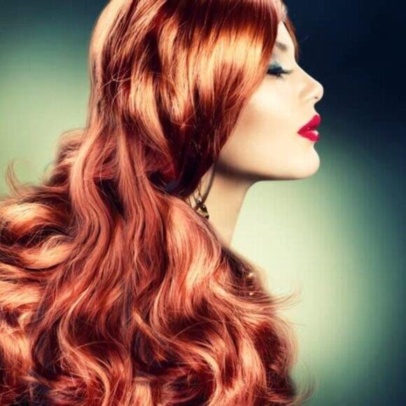 Simply Stylin' Light Silk Spray - Anti Frizz - Hair Detangler & Wig Spray - Picture 4 of 6